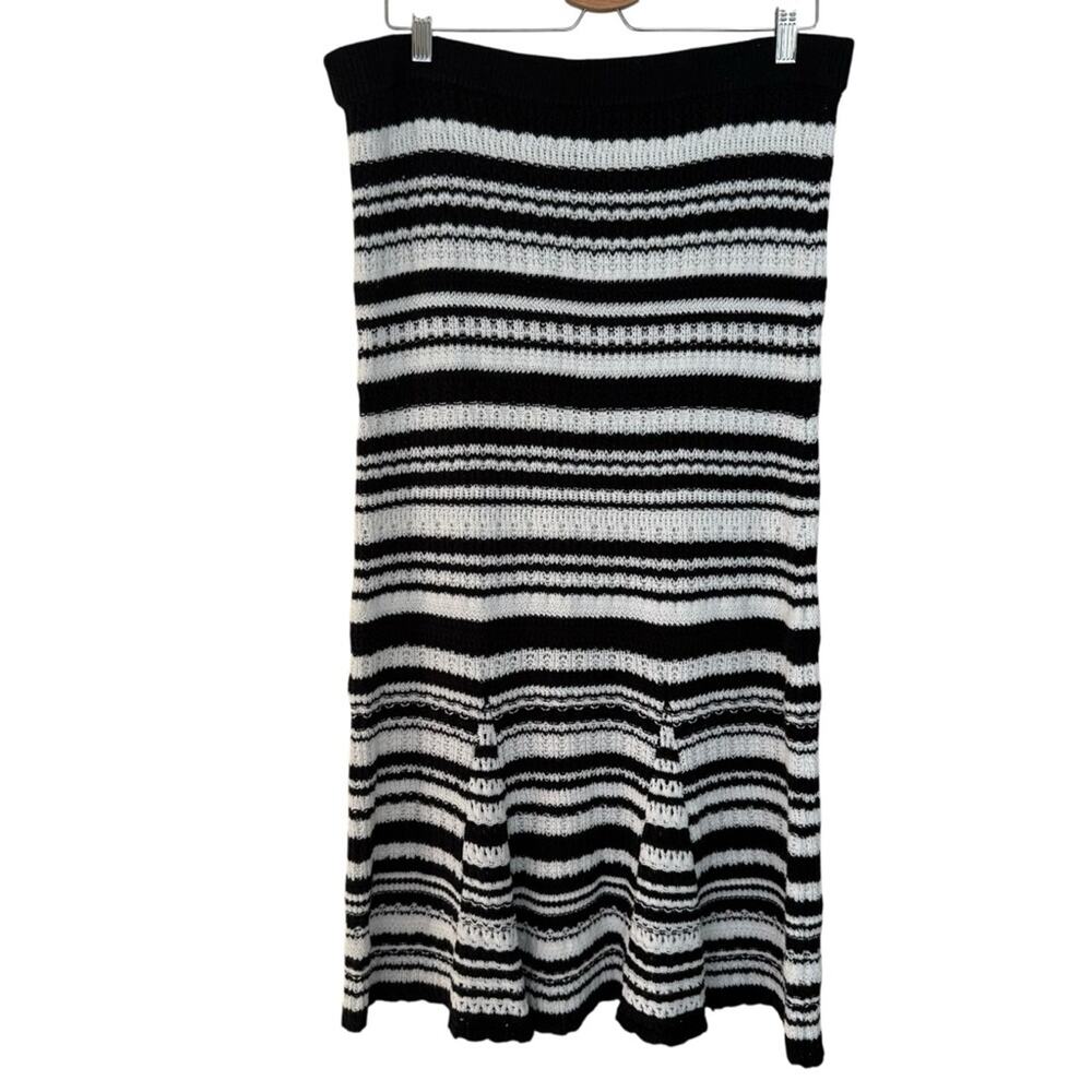 Scoop Black And White Crochet Knit Midi Skirt Size XL 16 - 18